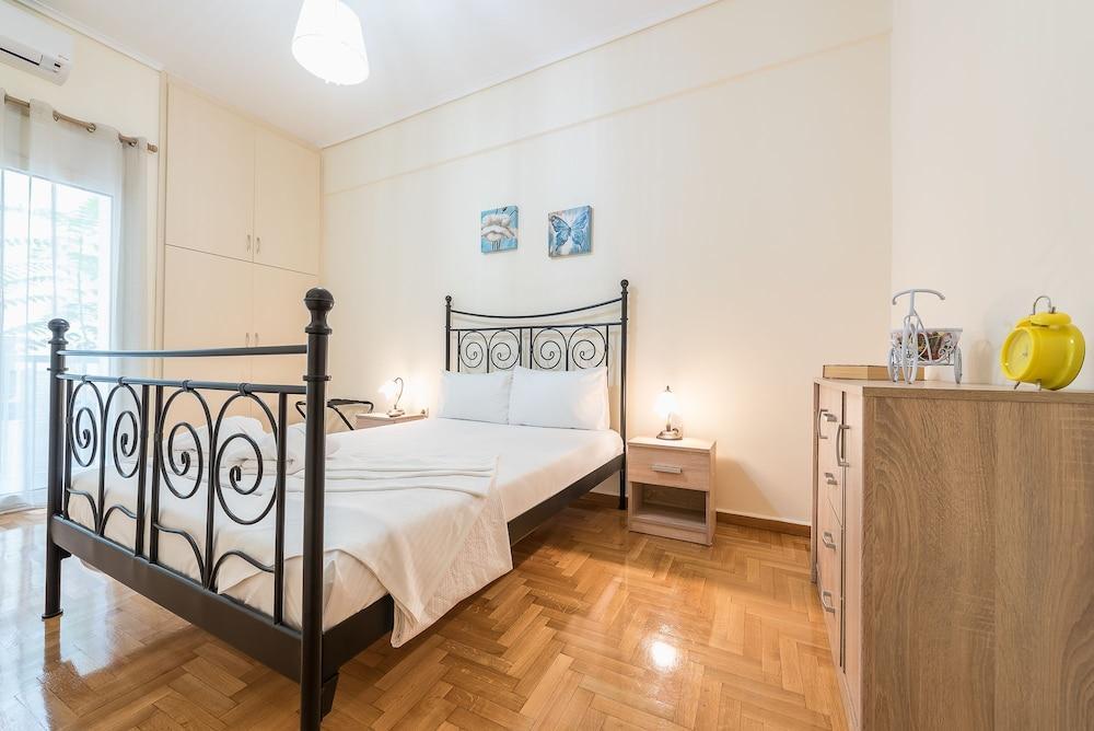 Elegant Home In Quiet Street By Cloudkeys Athena Bagian luar foto