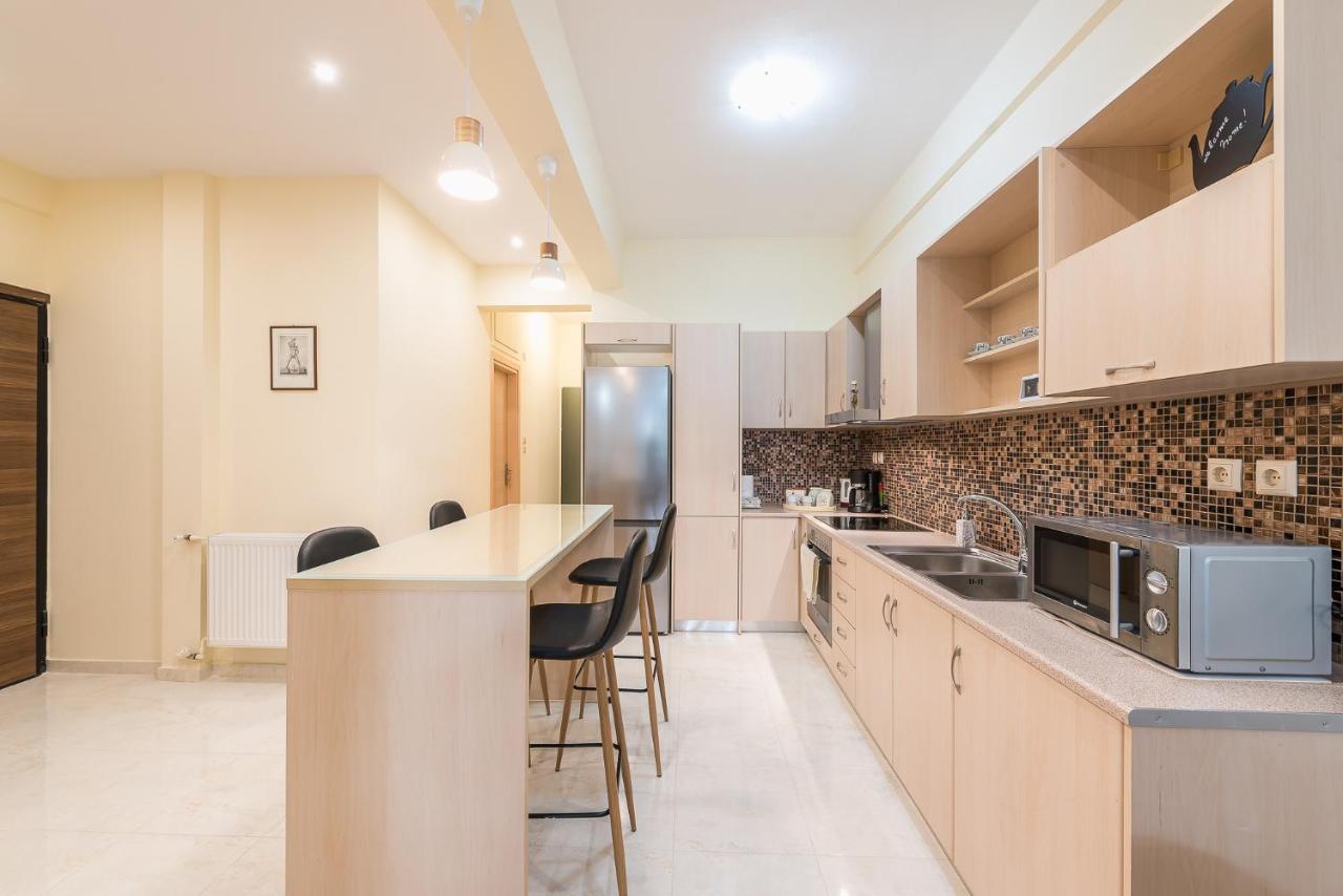 Elegant Home In Quiet Street By Cloudkeys Athena Bagian luar foto