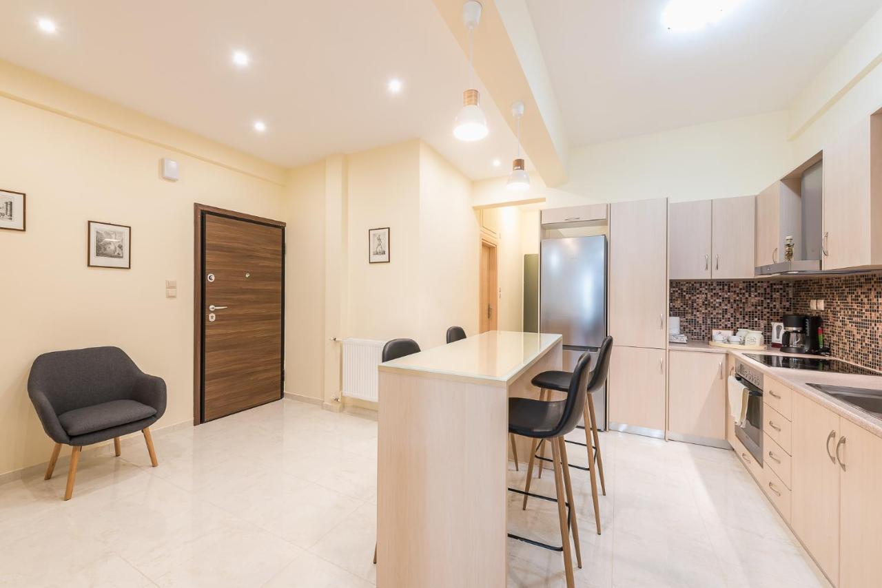 Elegant Home In Quiet Street By Cloudkeys Athena Bagian luar foto